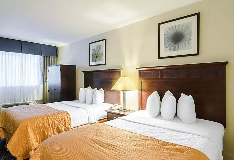 Standard-huone 2 Parivuodetta, Rodeway Inn & Suites Williamsburg Central