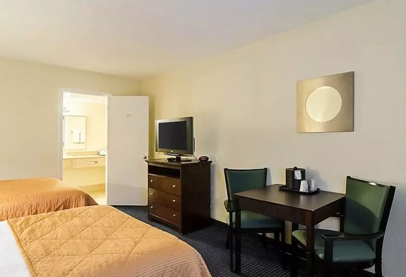 Standard-huone 2 Parivuodetta, Rodeway Inn & Suites Williamsburg Central
