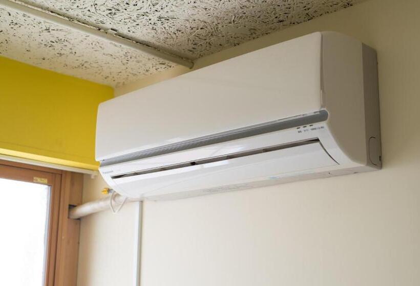 标准单人间共用浴室, Hostel Q