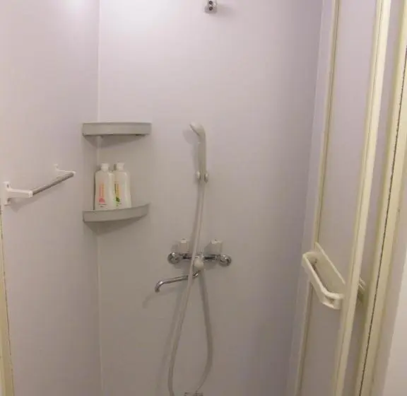 اتاق استاندارد یک تخته با سرویس بهداشتی مشترک, Hostel Q
