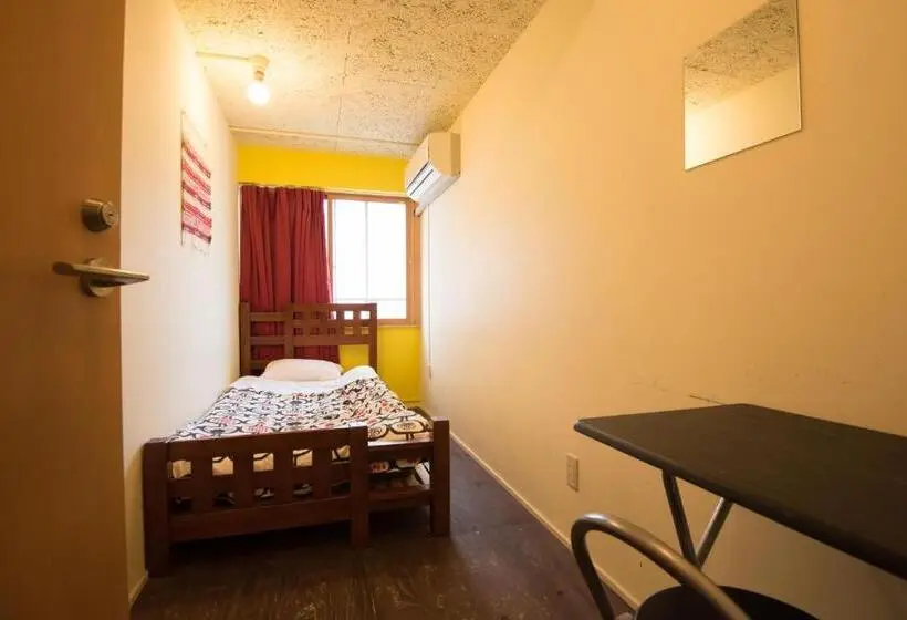 اتاق استاندارد یک تخته با سرویس بهداشتی مشترک, Hostel Q