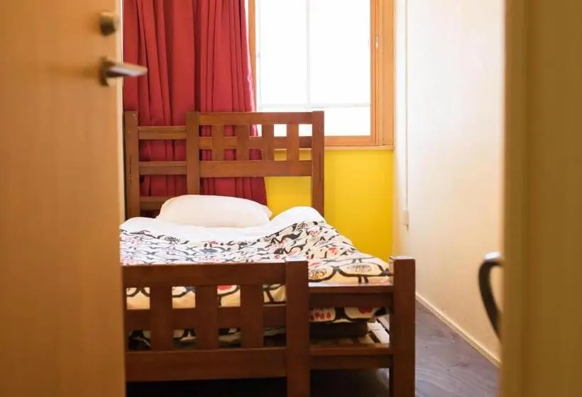 اتاق استاندارد یک تخته با سرویس بهداشتی مشترک, Hostel Q