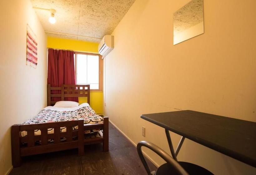 标准单人间共用浴室, Hostel Q