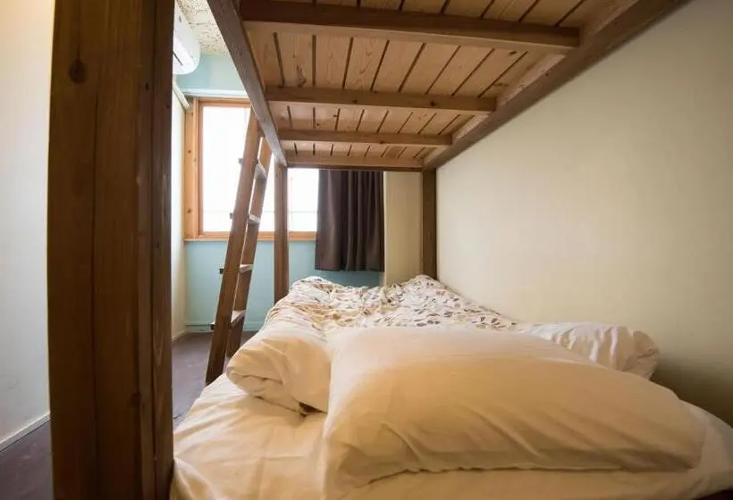 اتاق استاندارد با سرویس بهداشتی مشترک, Hostel Q