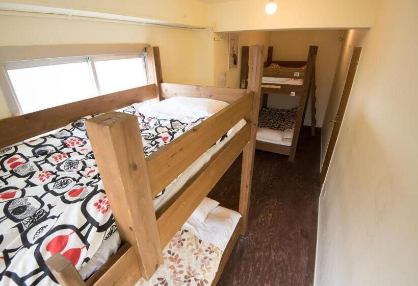 Номер Стандарт Четырехместный Совместный Санузел, Hostel Q