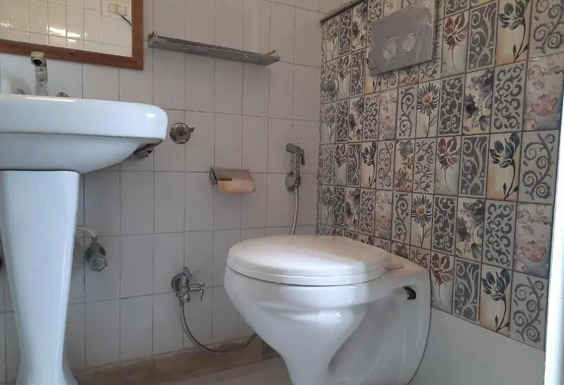 エコノミールーム, Snehdeep Guest House