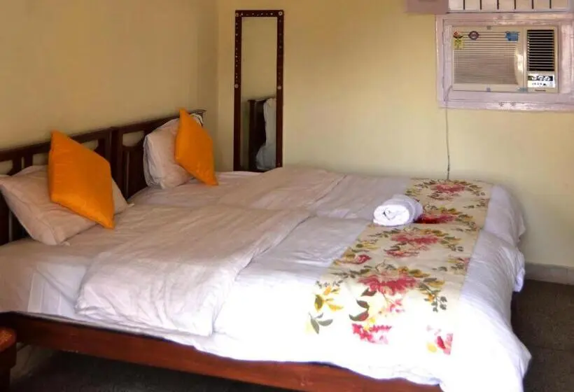 デラックスルーム, Snehdeep Guest House