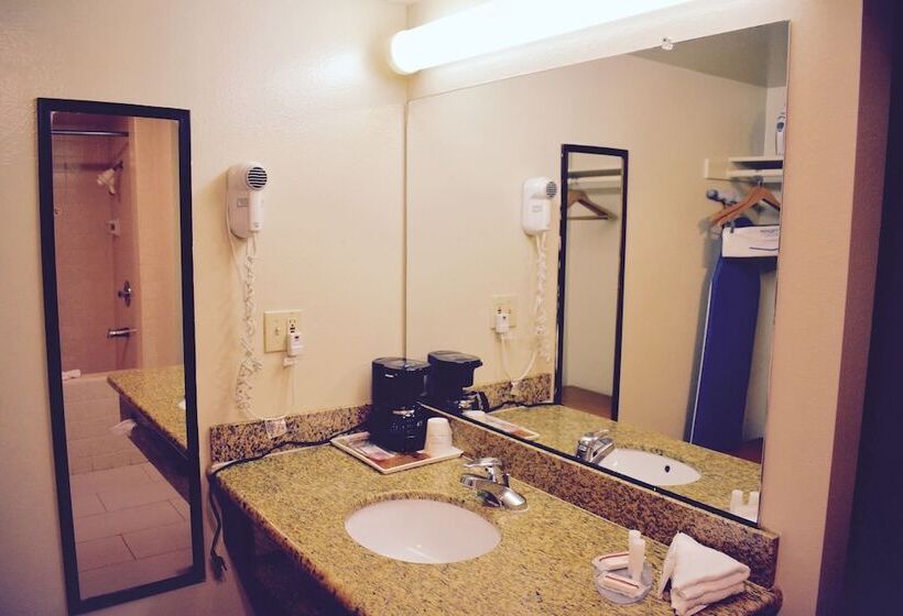 Standard Szoba 2 Franciaággyal, Days Inn By Wyndham Anaheim Near The Park
