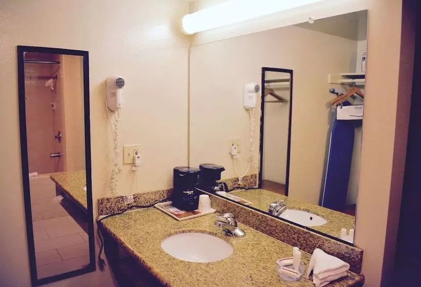 Standard-huone 2 Parivuodetta, Days Inn By Wyndham Anaheim Near The Park