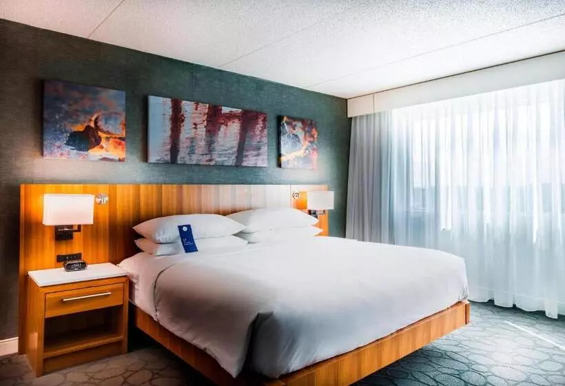 キングサイズベッドのスタンダードルーム, Delta Hotels By Marriott Fargo