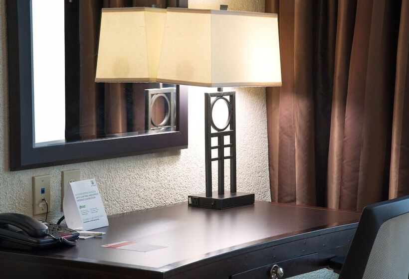 غرفة قياسية, Holiday Inn And Suites Charleston West, An Ihg