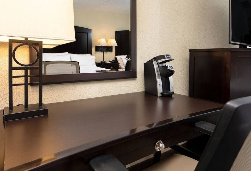 스탠다드 룸 더블 침대 2개, Holiday Inn And Suites Charleston West, An Ihg