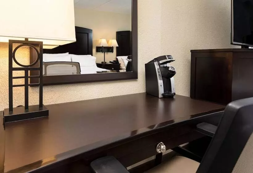 اتاق استاندارد با 2 تخت دوبل, Holiday Inn And Suites Charleston West, An Ihg