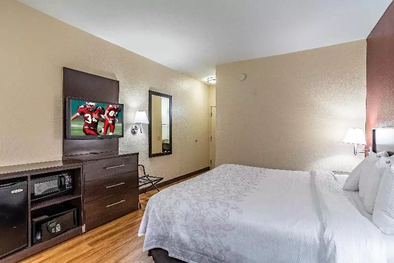 キングサイズベッドのスーペリアルーム, Red Roof Inn Plus + Phoenix West