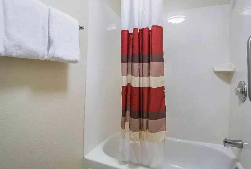 キングサイズベッドのスーペリアルーム, Red Roof Inn Plus + Phoenix West