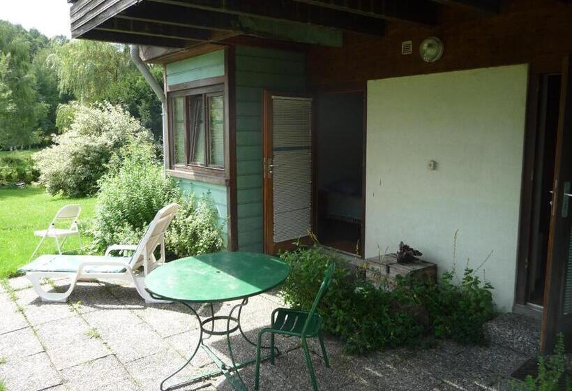 חדר בסיסי, Alsace Village