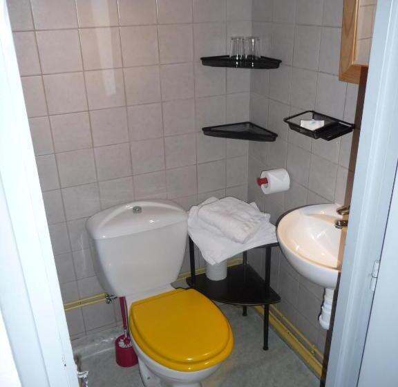 חדר בסיסי, Alsace Village