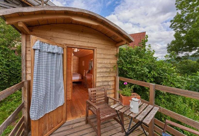 חדר בסיסי, Alsace Village