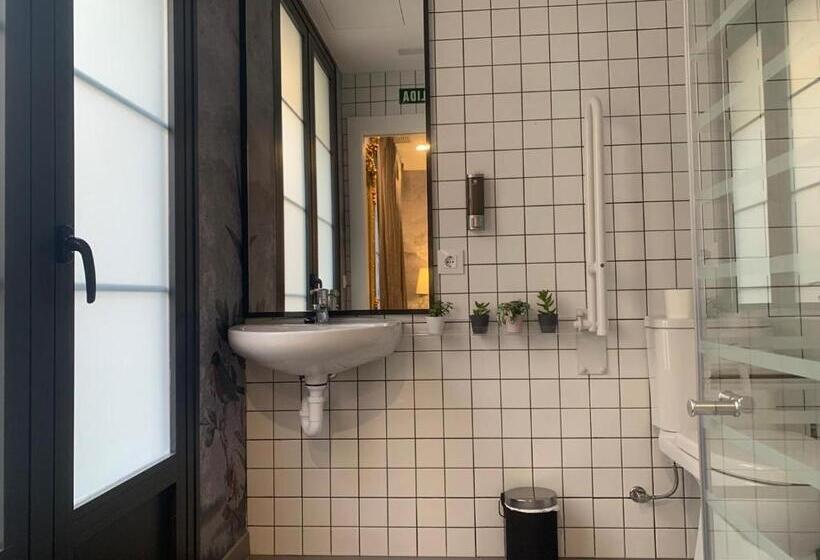 Номер Deluxe с Балконом, Az The Botanic Hostel