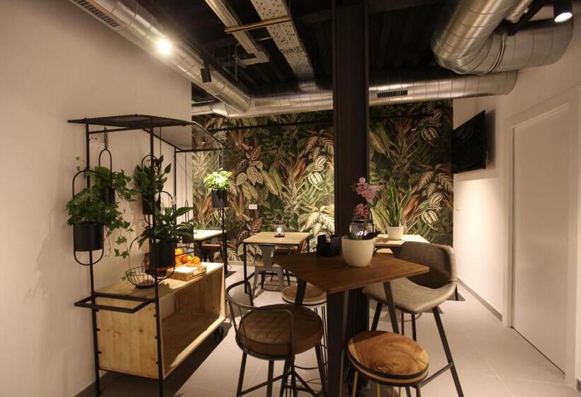 Номер Стандарт, Az The Botanic Hostel