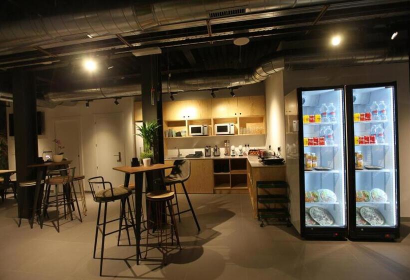 Номер Стандарт, Az The Botanic Hostel