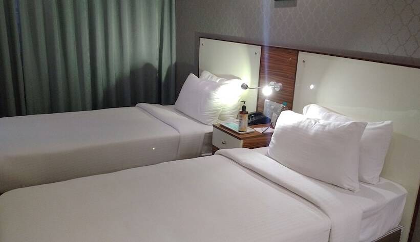 이그제큐티브 룸, Regenta Inn Indiranagar By Royal Orchid Hotels