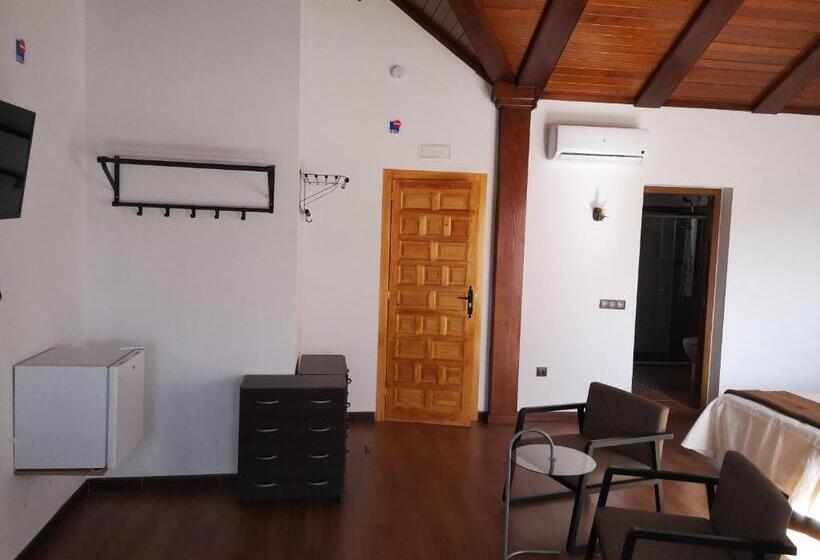 Четырехместный Номер Стандарт с Балконом, La Casona Canaria Boutique Home B & B