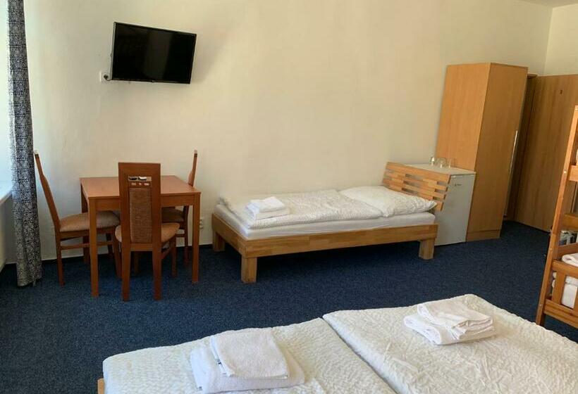 Familjerum, Mikulov Inn   Hotel Zeme