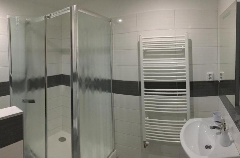 2 Sovrums Svit, Mikulov Inn   Hotel Zeme