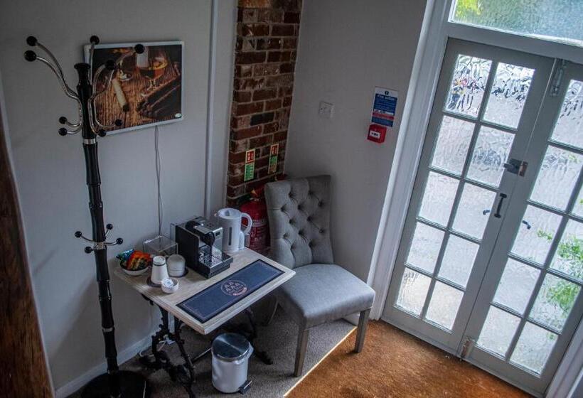 غرفة قياسية فردية, Five Bells Wickham