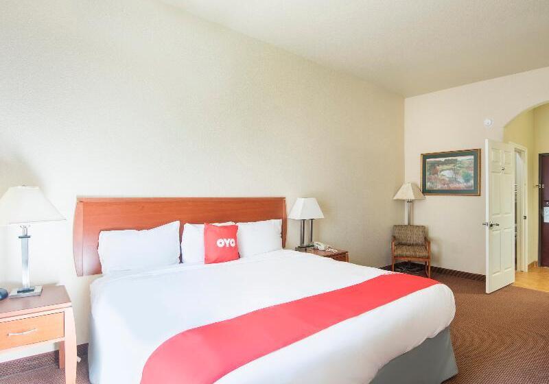 غرفة قياسية سرير كينج, Oyo Townhouse Clute Lake Jackson