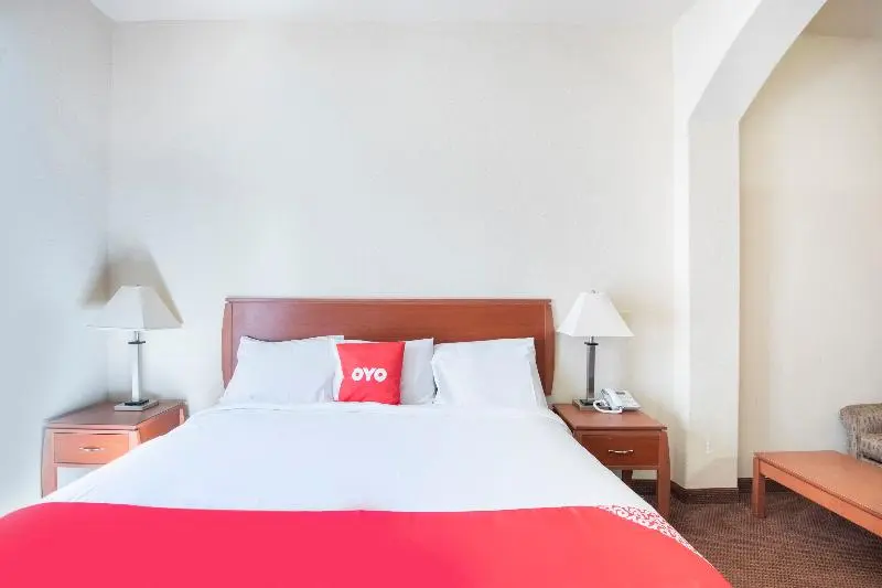 身障者適用スタンダードルーム, Oyo Townhouse Clute Lake Jackson