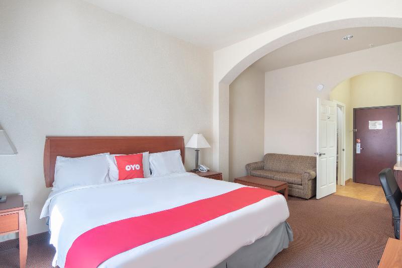 غرفة قياسية لذوى الاحتياجات الخاصة, Oyo Townhouse Clute Lake Jackson