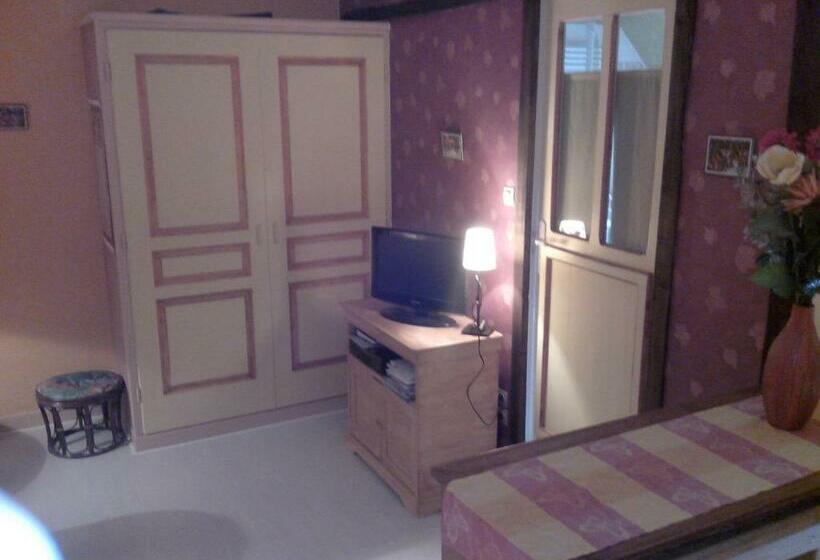 غرفة عائلية, Les Hirondelles