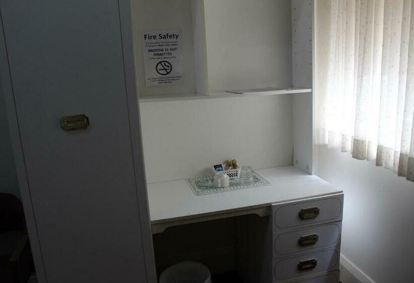 חדר סטנדרד יחיד חדר אמבטיה משותף, Royal Hotel Orange