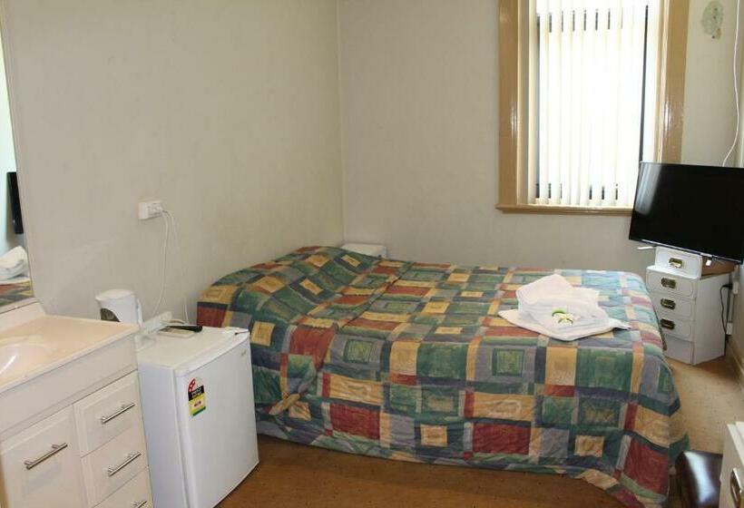 اتاق استاندارد با سرویس بهداشتی مشترک, Royal Hotel Orange
