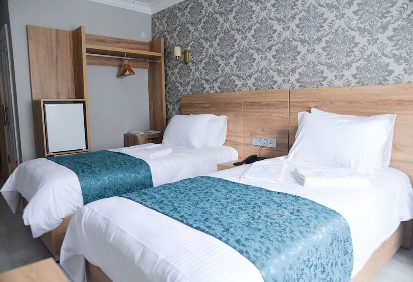 基本三人间, Acar