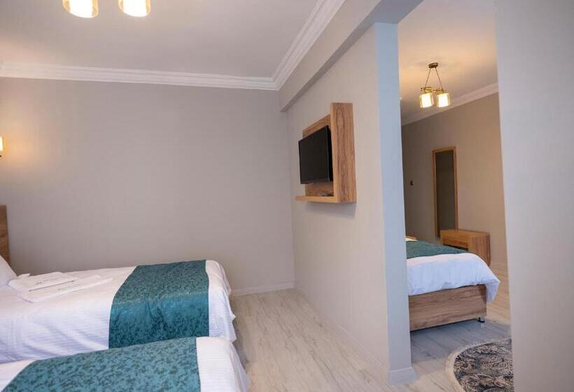 基本三人间, Acar