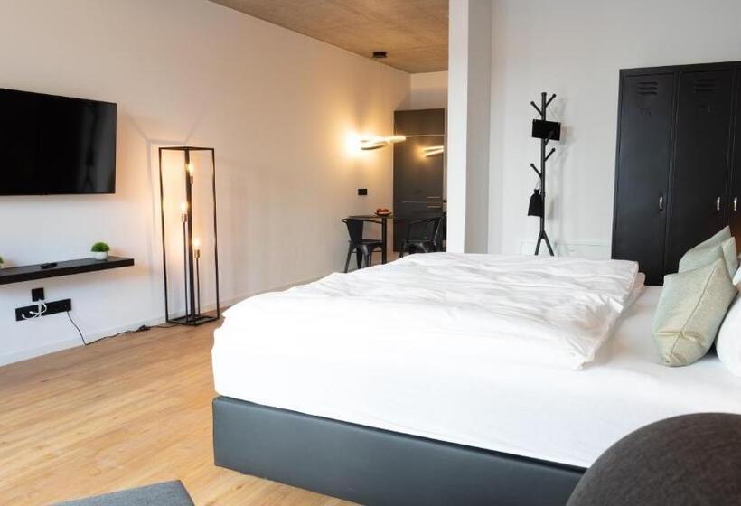 Номер Стандарт, Luttes Loft Boutique