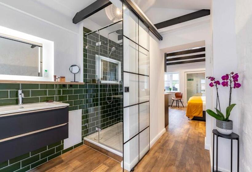 Студия Deluxe, Luttes Loft Boutique