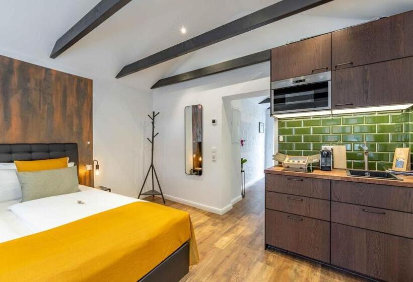 Студия Deluxe, Luttes Loft Boutique