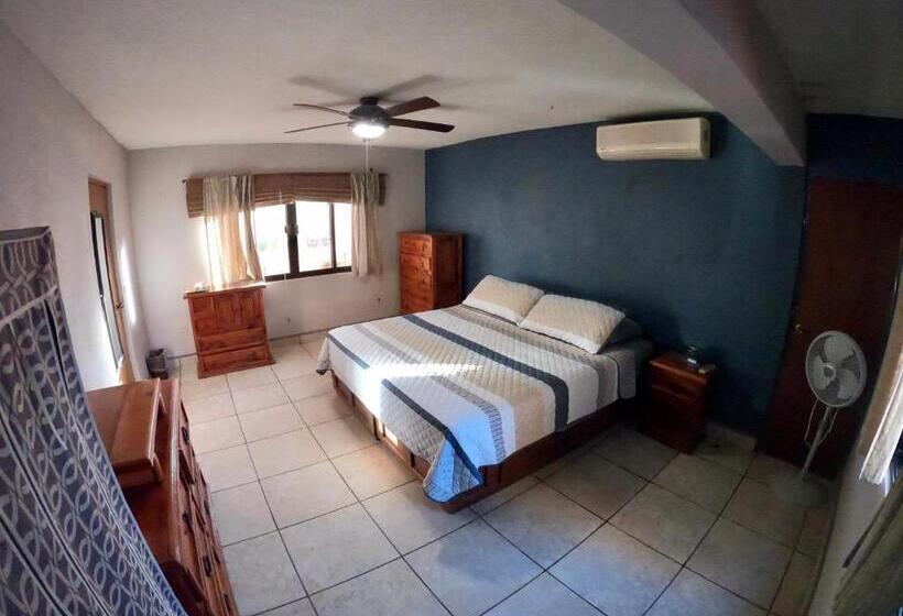 דירת חדר נוף לים, Baja Joe S