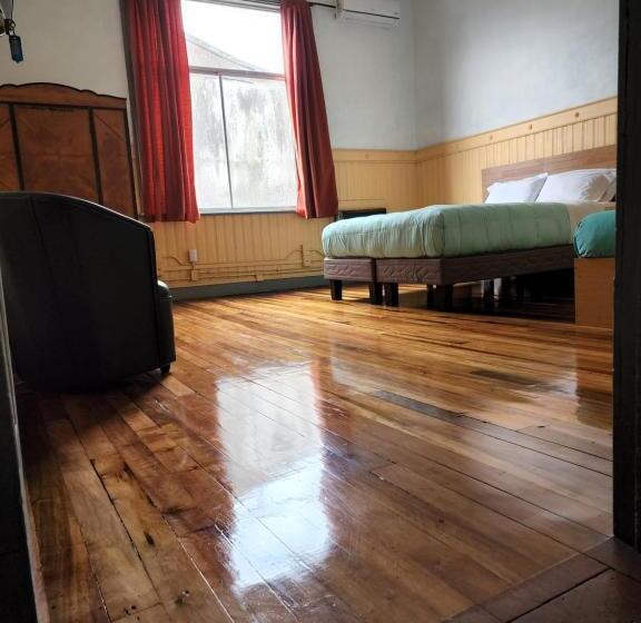 اتاق استاندارد, Hostal Capricho De Carlitos