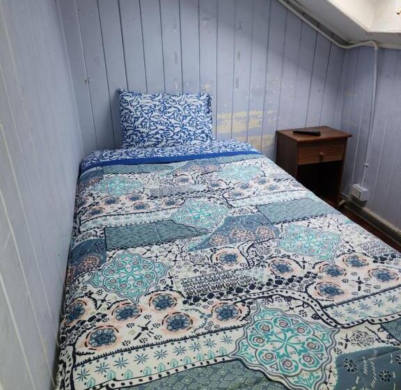 اتاق اکونومی یک تخته, Hostal Capricho De Carlitos