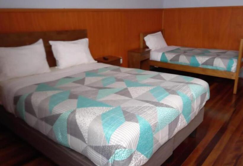 Standard room with outdoor bath, Hostal Capricho De Carlitos