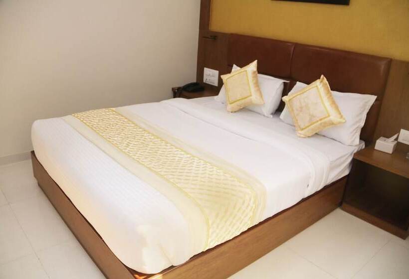Deluxe Room, Crystal Luxury Inn  Bandra