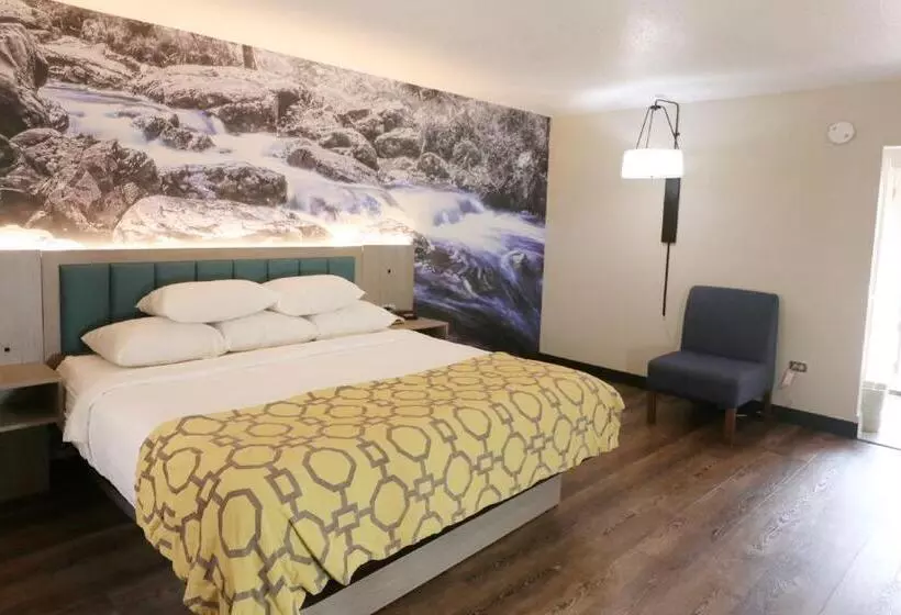 اتاق استاندارد با تخت بزرگ برای معلولان, Baymont By Wyndham Gatlinburg On The River