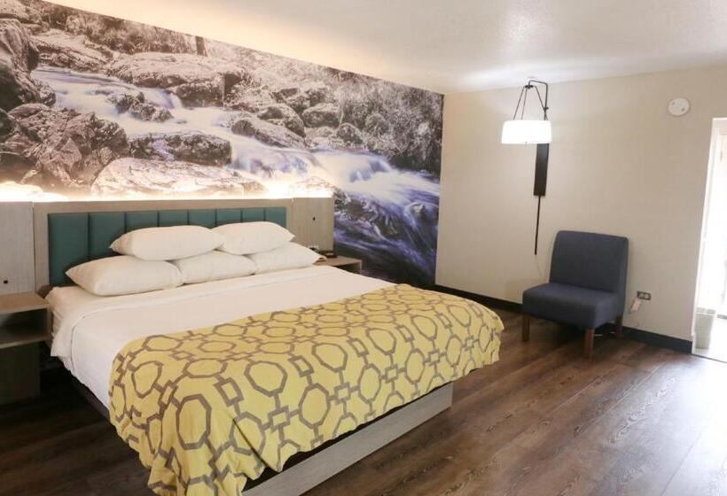 2 Bedrooms Suite 2 Bedrooms River View, Baymont By Wyndham Gatlinburg On The River