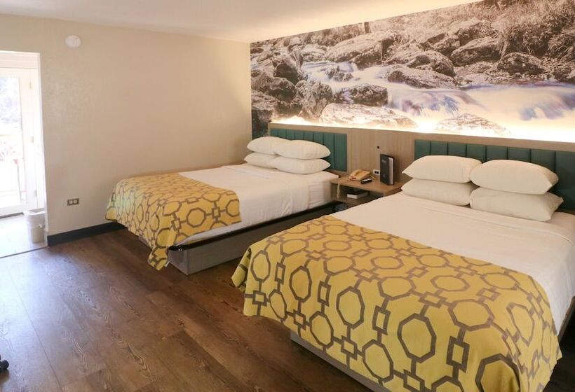 2 Bedrooms Suite 2 Bedrooms River View, Baymont By Wyndham Gatlinburg On The River