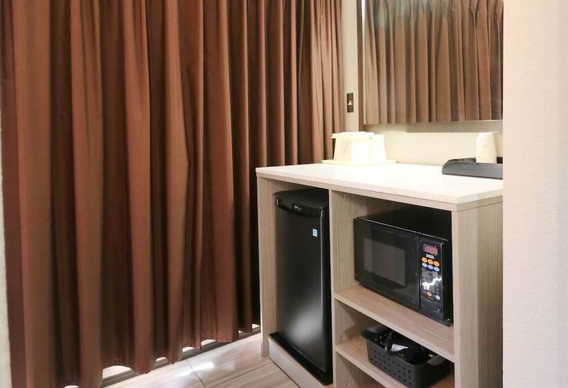 2 Bedrooms Suite 2 Bedrooms River View, Baymont By Wyndham Gatlinburg On The River